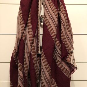 Wilfred Accessories - Wilfred blanket scarf Wilfred Accessories - Wilfred blanket scarf